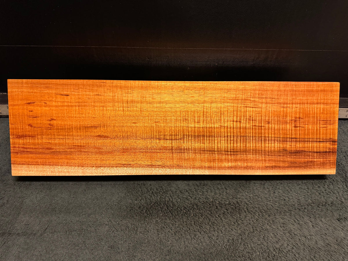 Planche Bois Koa Bouclé - Dimensions 1 7/8 X 4 X 16 3/8 Pouces - Quartier Scié